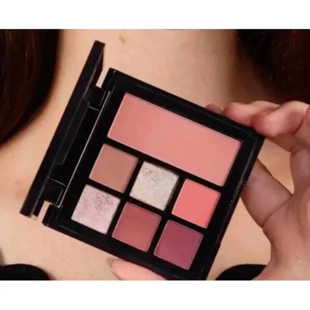 What's Up Beauty Flirtique Eye & Cheek Palette - 6.8g - NEW in box - Picture 4 of 7
